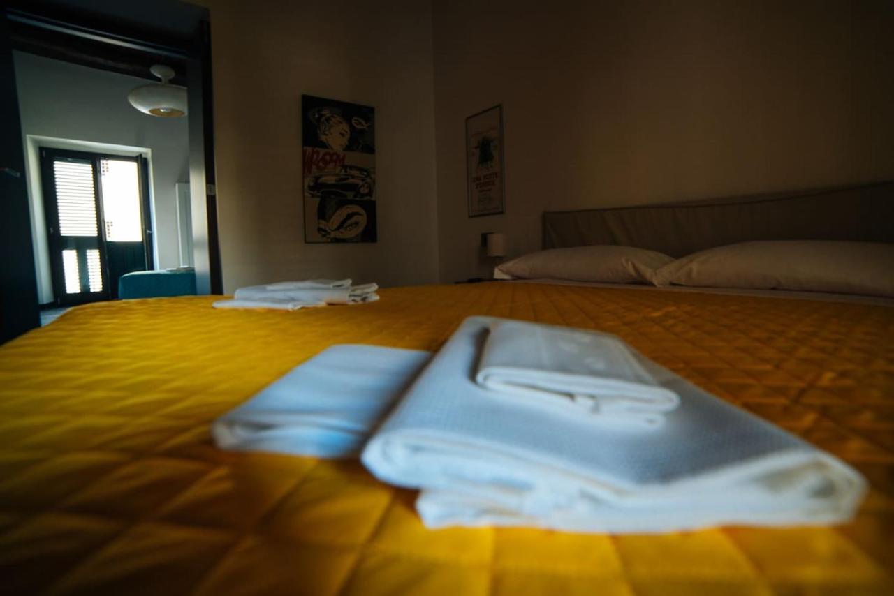 Domus Gisulfo Lägenhet Salerno Exteriör bild