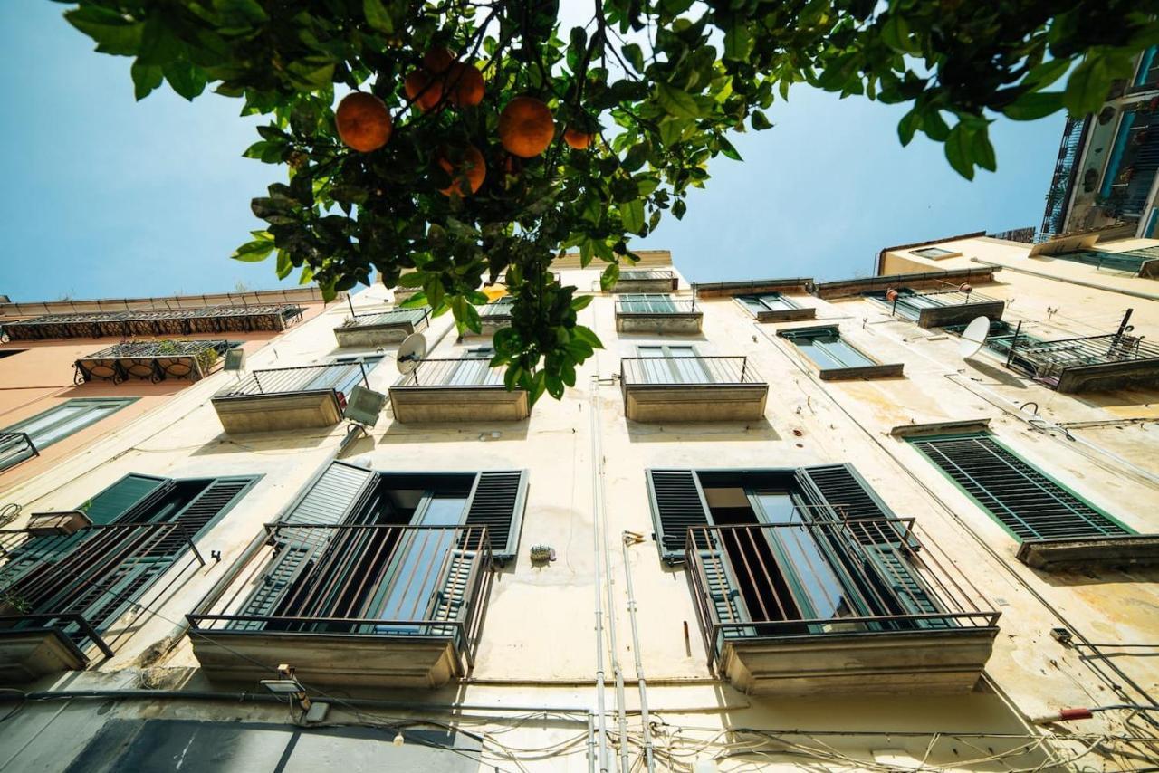 Domus Gisulfo Lägenhet Salerno Exteriör bild
